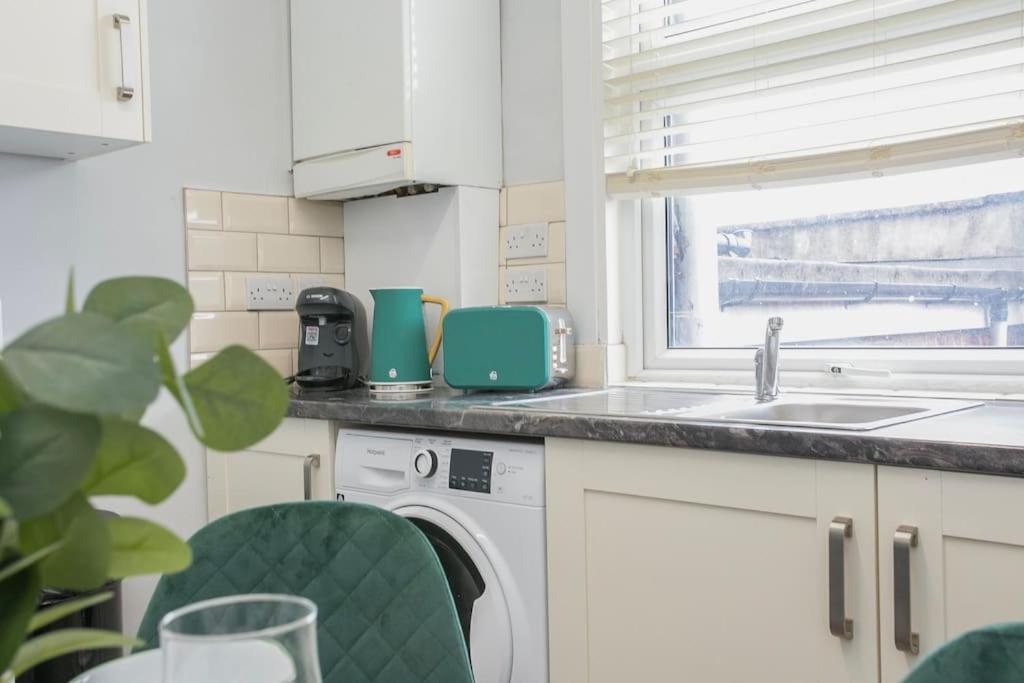Large Stylish 2bedroom Flat In Wood Londres