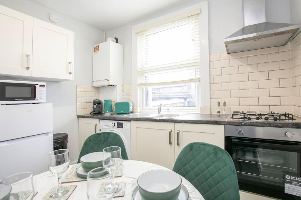 Large Stylish 2bedroom Flat In Wood Apartamento
